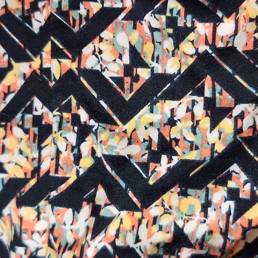 LULAROE LLR TC Patterned Buttery Soft Legging Tall Curvy